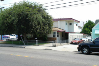 600 S Lake St in Burbank, CA - Building Photo - Building Photo