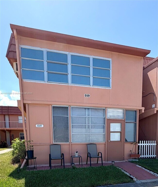 property at 535 Saxony Dr