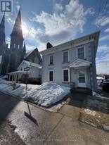 16 William St in Brockville, ON - Building Photo