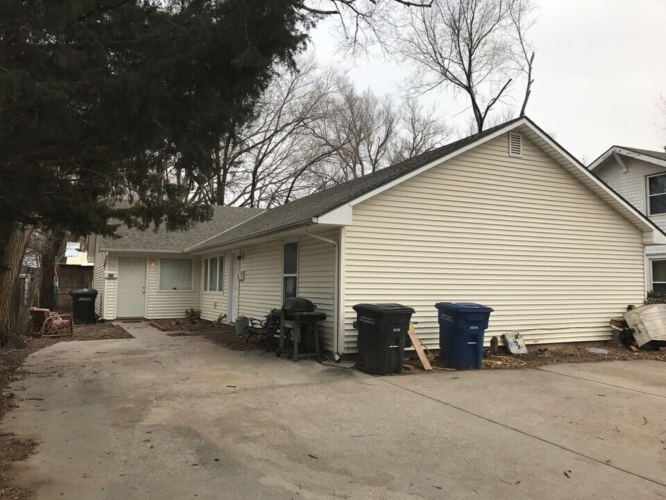 604 Osage St-Unit -KU2-606 in Augusta, KS - Building Photo