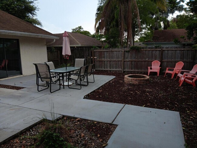 1509 Hawthorne Pl in Wellington, FL - Building Photo - Building Photo