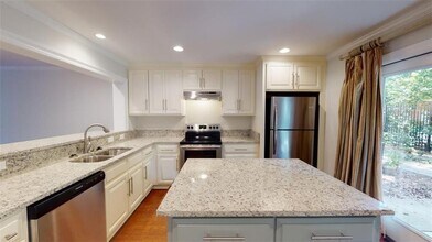 4009 Old Shell Rd in Mobile, AL - Building Photo - Building Photo