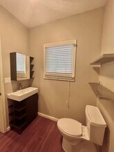 333 W Hutchison St in San Marcos, TX - Building Photo - Building Photo