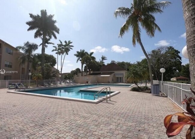 15290 SW 106th Ln in Miami, FL - Building Photo - Building Photo