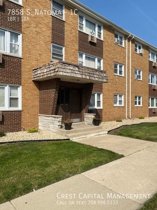 7858 Natoma Ave in Burbank, IL - Building Photo