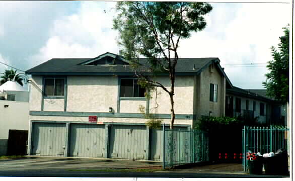 123 W Olive Dr in San Ysidro, CA - Building Photo