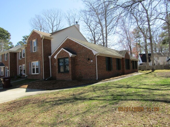 430 Faire Chase in Chesapeake, VA - Building Photo - Building Photo