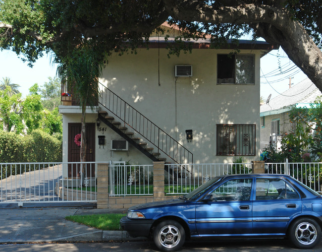 541 Summit Ave in Pasadena, CA - Foto de edificio - Building Photo