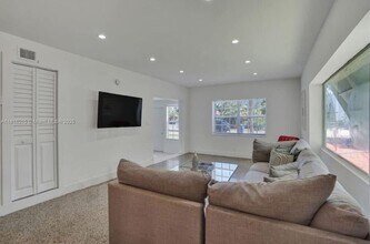 1005 NE 16th Pl in Fort Lauderdale, FL - Building Photo - Building Photo