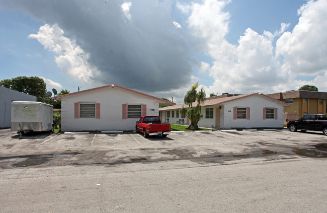 120 NW 42nd St in Fort Lauderdale, FL - Building Photo - Building Photo