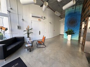 444 NE 30th St, Unit 906 in Miami, FL - Building Photo - Building Photo