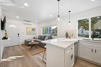 834 Island Ct in San Diego, CA - Building Photo - Building Photo