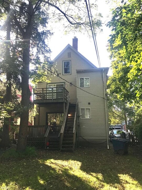 1031 S Forest Ave in Ann Arbor, MI - Foto de edificio