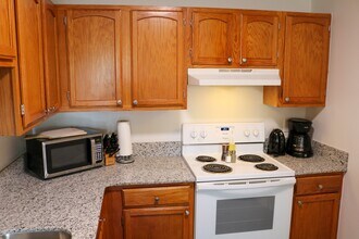 596 W Moan Pl in Fayetteville, AR - Building Photo - Building Photo