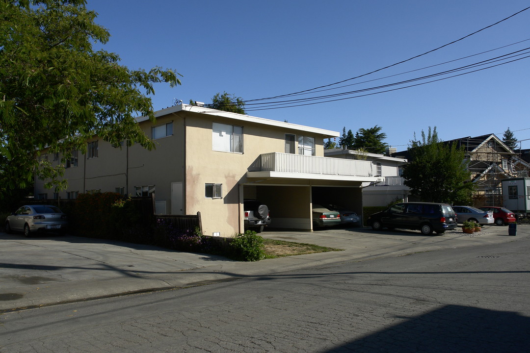 905 Fremont Pl in Menlo Park, CA - Building Photo