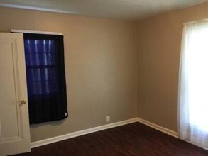 1374 Bryden Dr in Akron, OH - Building Photo - Building Photo