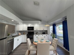 1418 Cape Coral Pkwy W in Cape Coral, FL - Building Photo - Building Photo