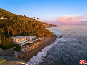 33600 Pacific Coast Hwy in Malibu, CA - Building Photo - Building Photo
