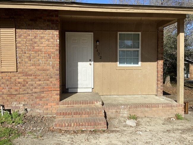 property at 2402 Knox Dr