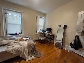 1426 Commonwealth Ave, Unit 1 in Boston, MA - Foto de edificio - Building Photo