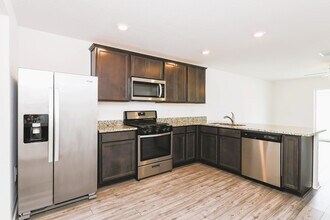 372 Kensington View Dr in Winter Haven, FL - Building Photo - Building Photo