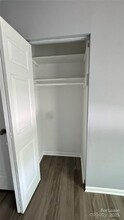 410 W Arrowood Rd in Charlotte, NC - Building Photo - Building Photo