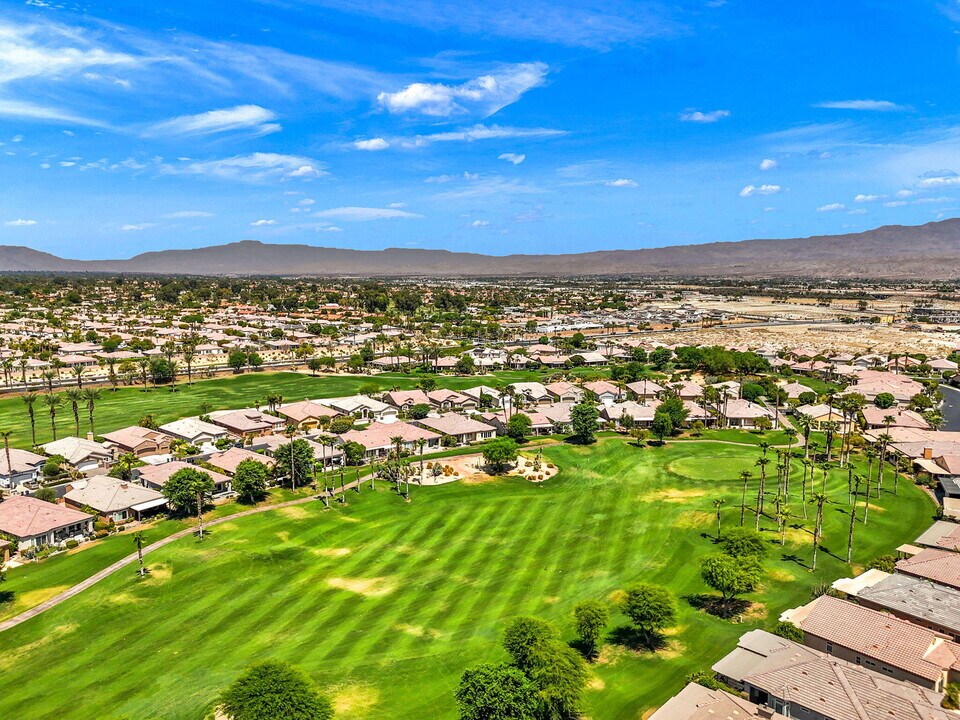 43388 St Andrews Dr in Indio, CA - Foto de edificio