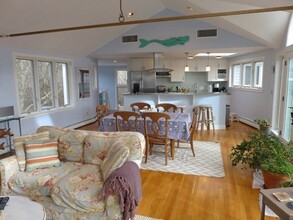 36 Henry Hough Ln in Chilmark, MA - Building Photo - Building Photo