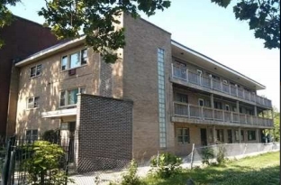 7544 S Saginaw Ave Apartamentos