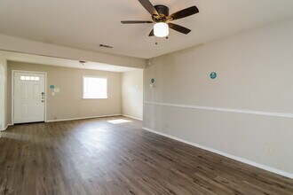 516 Elizabeth Ln in Mansfield, TX - Building Photo - Building Photo