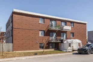 330 Nobel Rue in Laval, QC - Building Photo