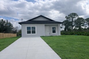 6006 Judy Ave N in Lehigh Acres, FL - Building Photo