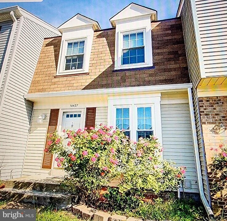 14427 Four Chimney Dr in Centreville, VA - Building Photo