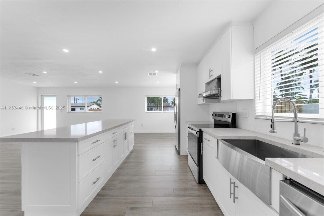 12253 SW 28th Terrace in Miami, FL - Building Photo