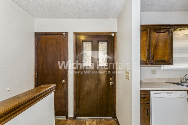 2339 N Rutland Ct in Wichita, KS - Building Photo - Building Photo