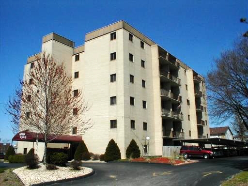 Regency Towers in Springfield, MO - Building Photo