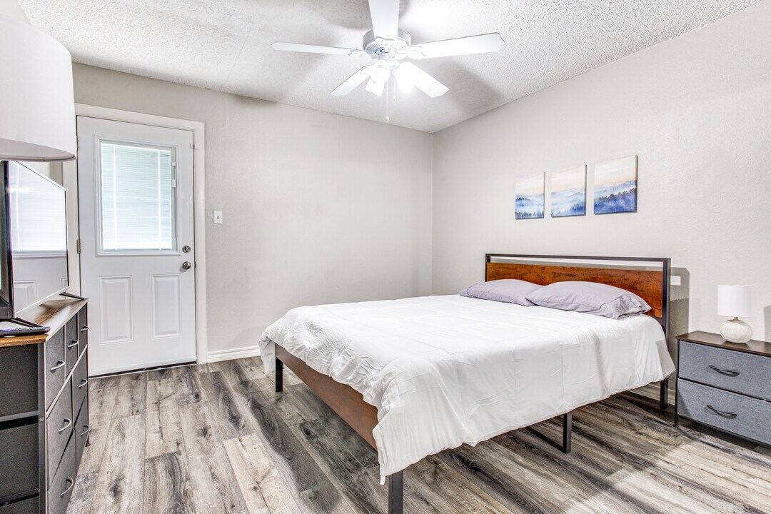 6759 Trail Lake Dr in Fort Worth, TX - Building Photo
