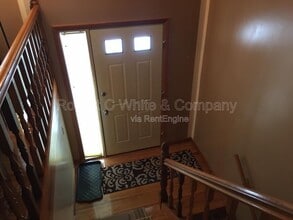 1232 Trout Brook Dr in West Hartford, CT - Building Photo - Building Photo