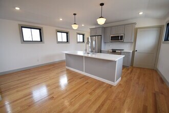 15 Maywood St, Unit 4 in Boston, MA - Building Photo - Building Photo