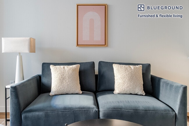 2333 Calle Del Mundo, Unit SI FL3-ID2135 in Santa Clara, CA - Building Photo - Building Photo