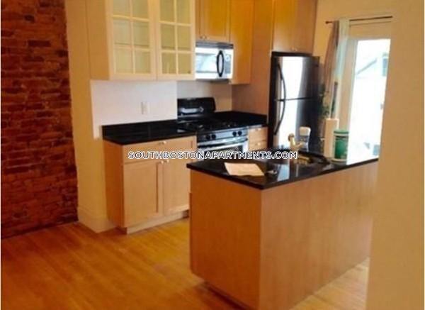 131 W 8th St-Unit -2 in Boston, MA - Building Photo