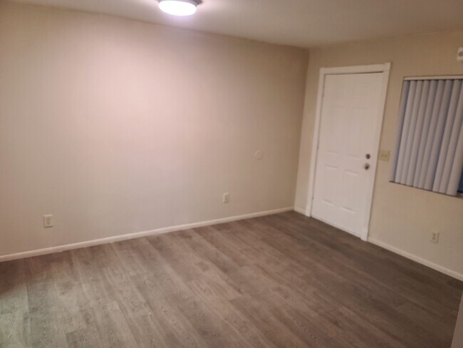 17 E Ruth Ave in Phoenix, AZ - Foto de edificio - Building Photo