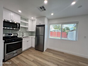 4142 N 9th Ave-Unit -B in Phoenix, AZ - Building Photo - Building Photo