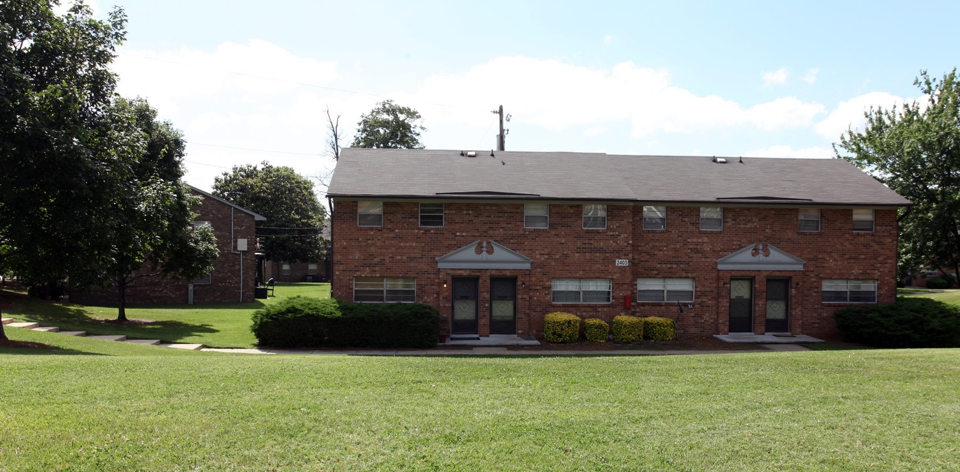 Colts Run Apartments in Greensboro, NC - Foto de edificio