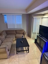 3958 Lamont St in San Diego, CA - Foto de edificio - Building Photo