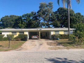 5853 23rd Ave S in Gulfport, FL - Building Photo