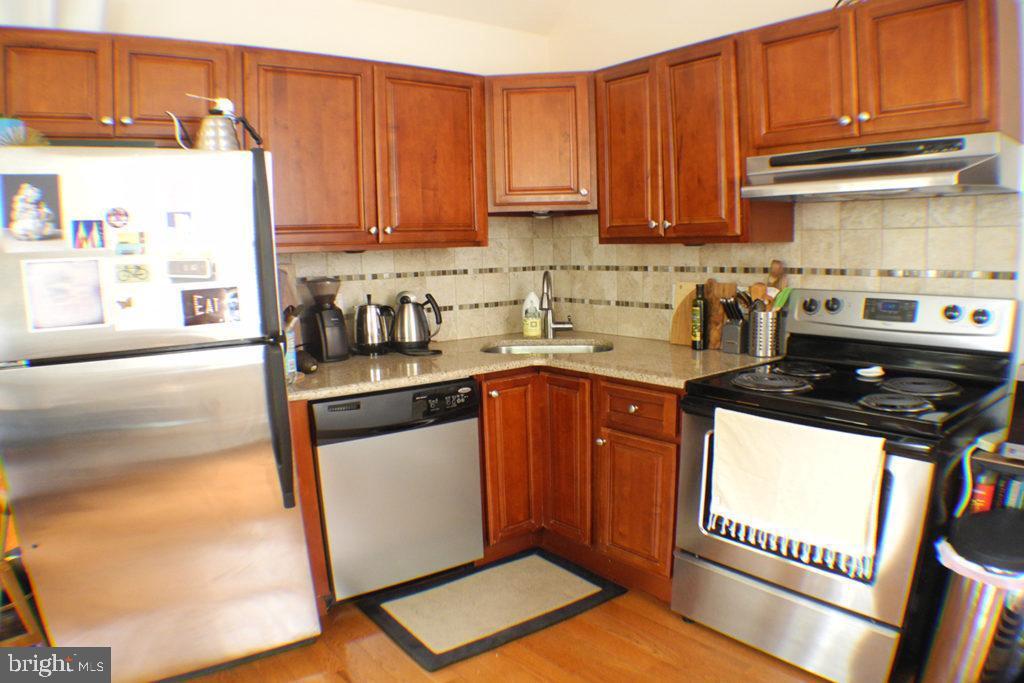 1841 Bainbridge St in Philadelphia, PA - Building Photo