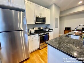 405 S Huntington Ave in Boston, MA - Building Photo - Building Photo