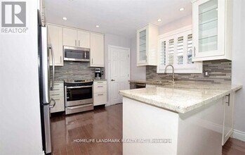 110 Front St E in Whitby, ON - Building Photo - Building Photo