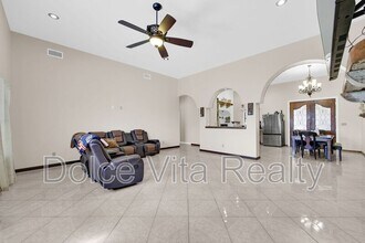 825 Carpintero St in Edinburg, TX - Building Photo - Building Photo